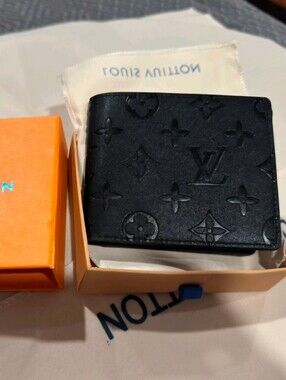 Genuine Leather Men's Black Embossed Monogram Bi-Fold Wallet w/Box + Dust Bag